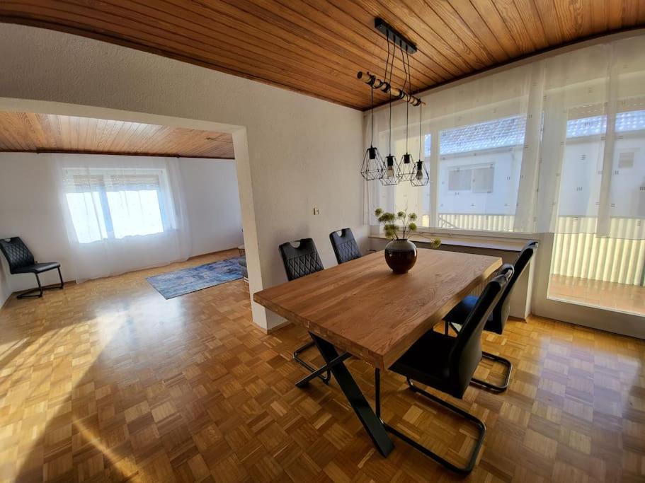 Zentrale, Helle Ferienwohnung Crailsheim Buitenkant foto